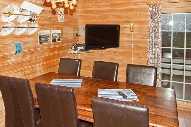 Beskrivende bilder av Jomfruburets fasiliteter